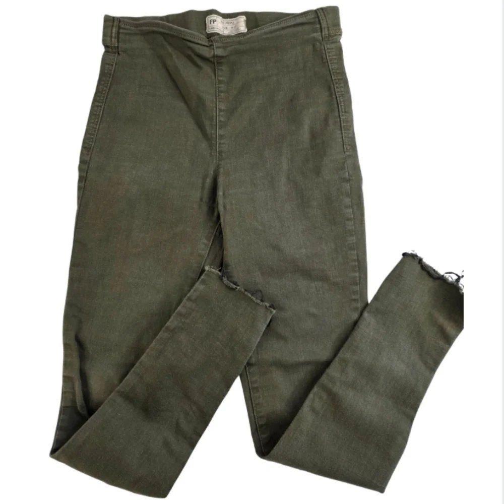 Free People 27 Easy Goes It Stretchy Skinny Raw Hem Pull On Olive Jeans 1629-t
